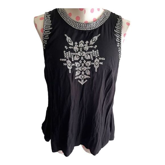 Jessica Simpson Black and White Embroidered Tank Top - Picture 1 of 3